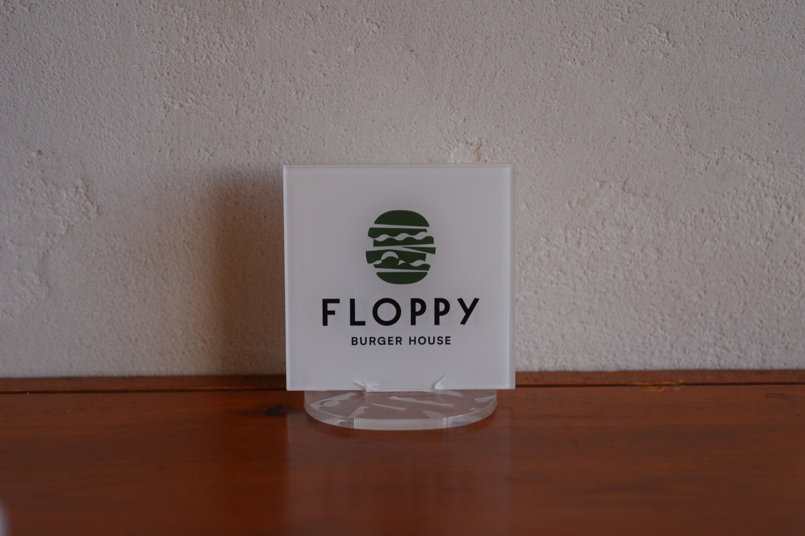 FLOPPY BURGER HOUSEのアクリルスタンド撮影写真 08