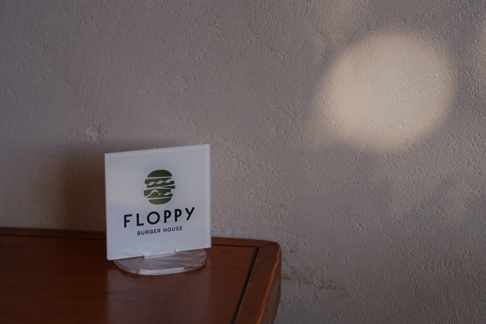 FLOPPY BURGER HOUSEのアクリルスタンド撮影写真 12