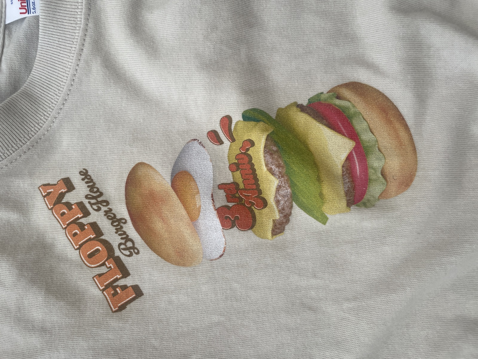 FLOPPY Burger House 3rd AnniversaryグラフィックをプリントしたTシャツ